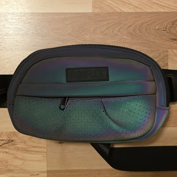 Like New Popflex Bridget belt bag in iridescent Magic Flash - Picture 6 of 8